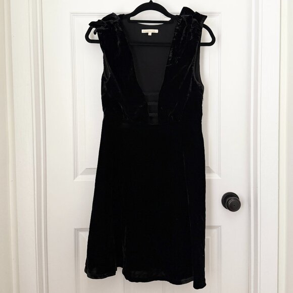 Women Little White Lies velvet V Neck With Ruffle Shoulder Dress in Black Small - Picture 1 of 9